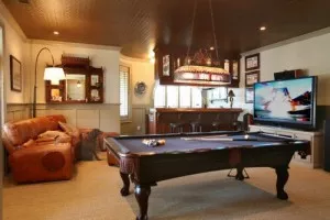 Garage with a pool table